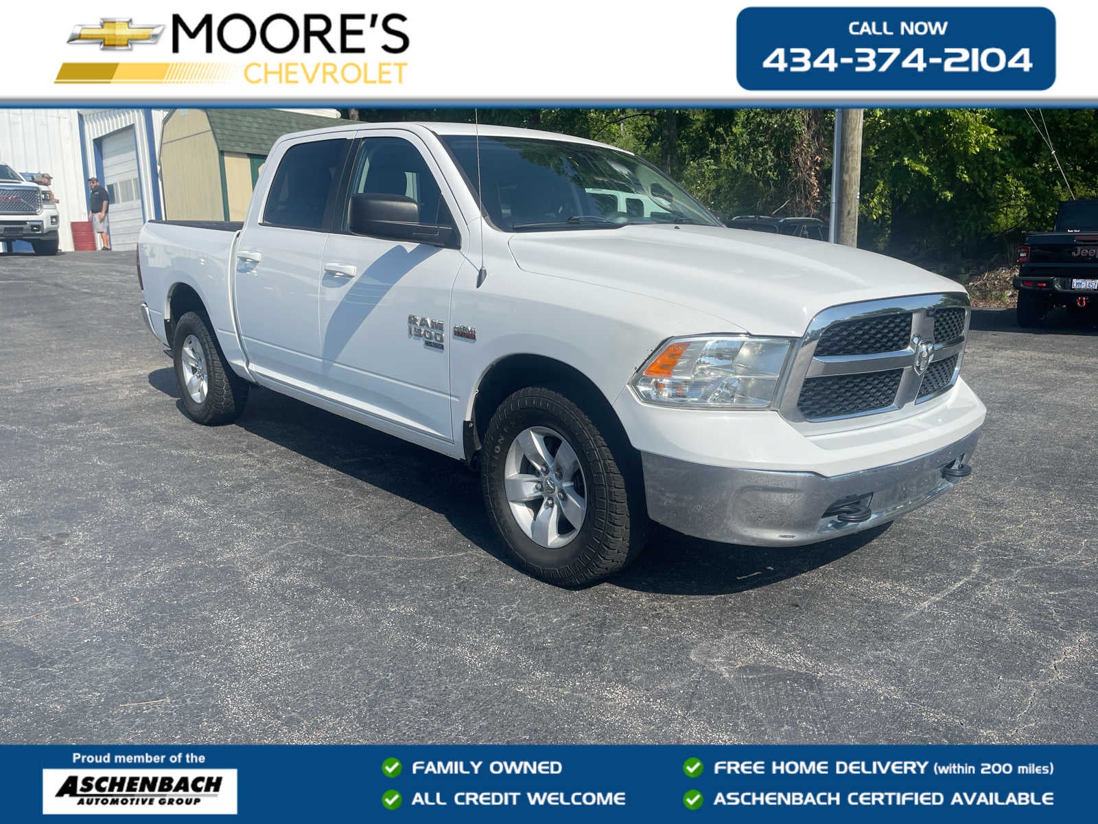 2019 RAM 1500 Classic SLT 4x4 Crew Cab 5'7's photo