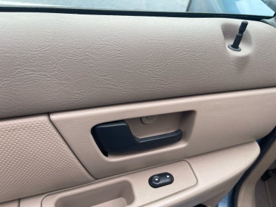 2005 Ford Taurus SE