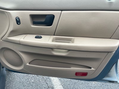 2005 Ford Taurus SE