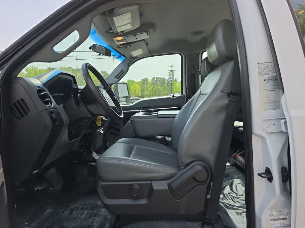 2016 Ford Super Duty F-550 DRW XL