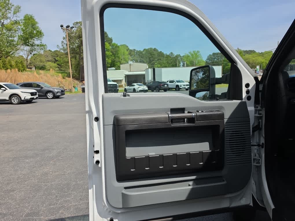 2016 Ford Super Duty F-550 DRW XL