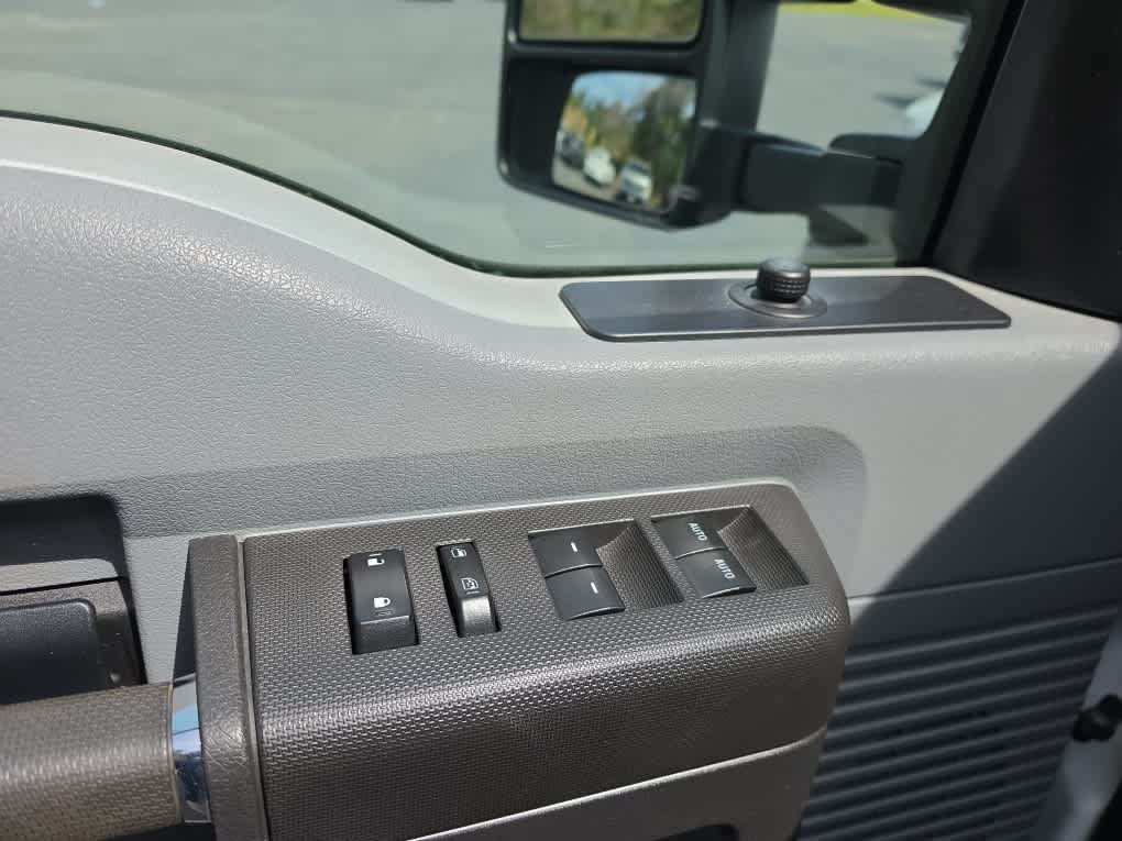 2016 Ford Super Duty F-550 DRW XL