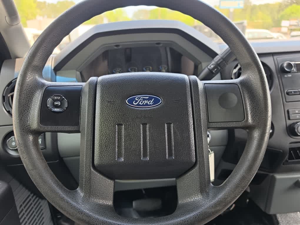 2016 Ford Super Duty F-550 DRW XL