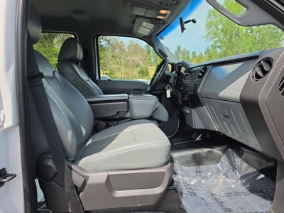 2016 Ford Super Duty F-550 DRW XL