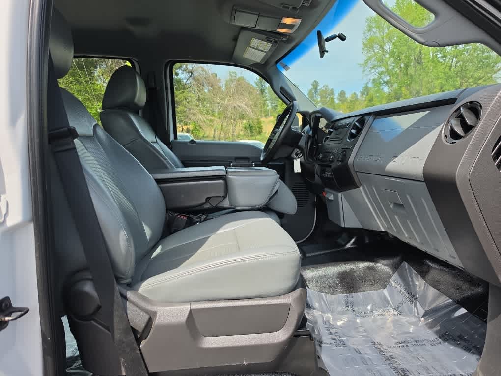 2016 Ford Super Duty F-550 DRW XL