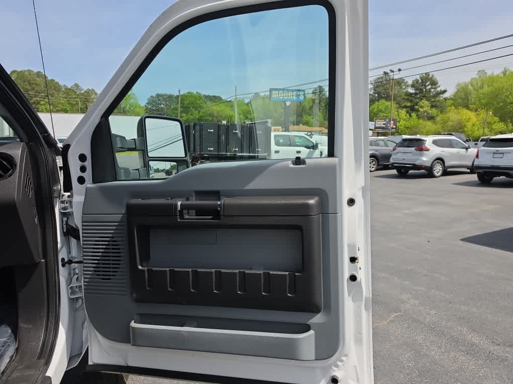 2016 Ford Super Duty F-550 DRW XL