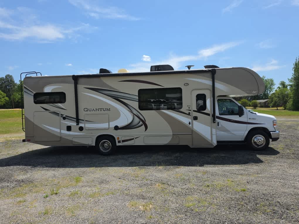 2017 Ford E-Series Cutaway Base