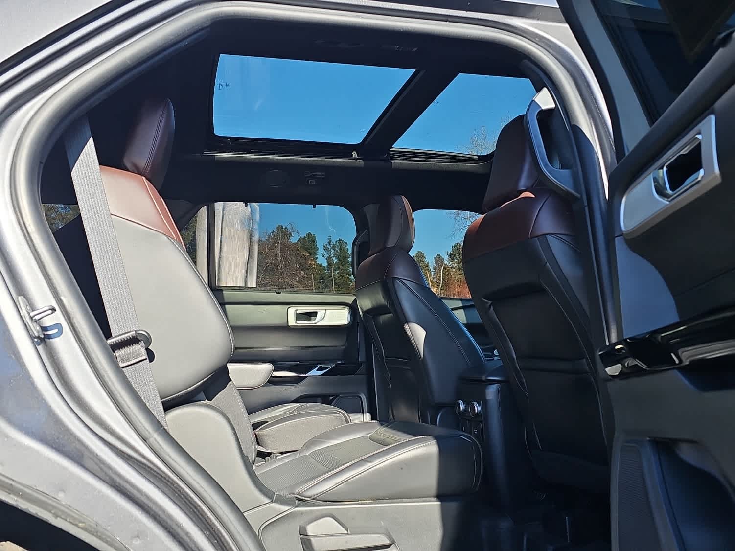 2021 Ford Explorer Platinum