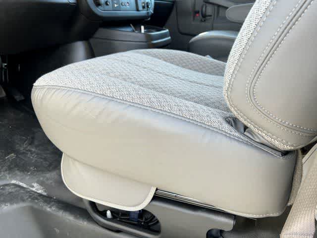 2023 Chevrolet Express Cutaway 3500 1WT