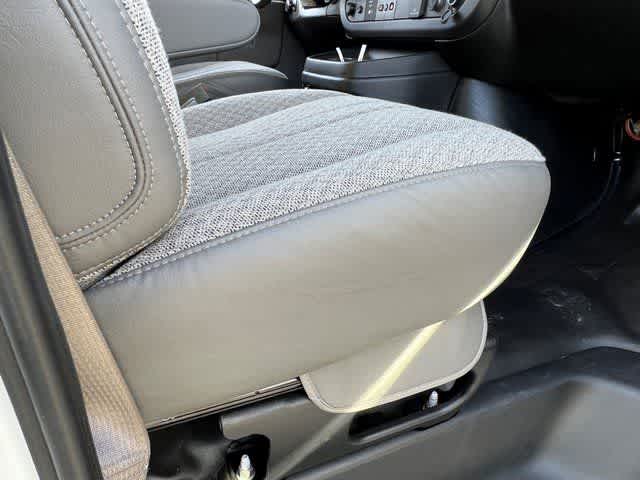 2023 Chevrolet Express Cutaway 3500 1WT