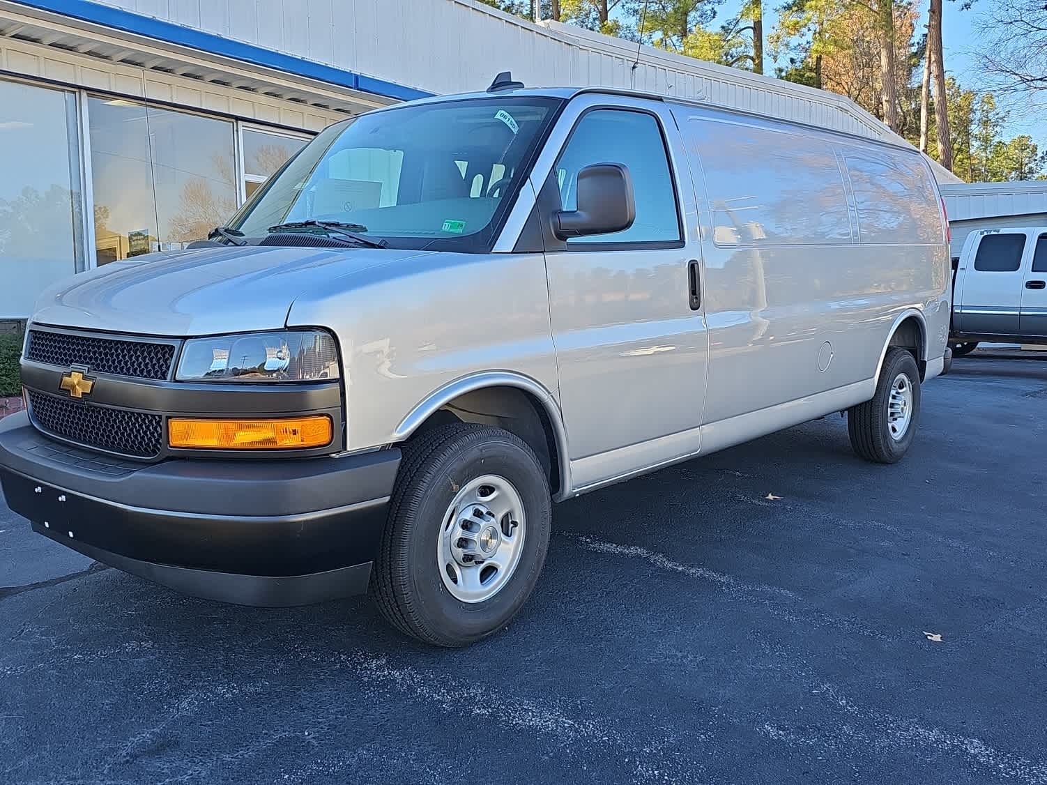 2025 Chevrolet Express Cargo 2500 WT
