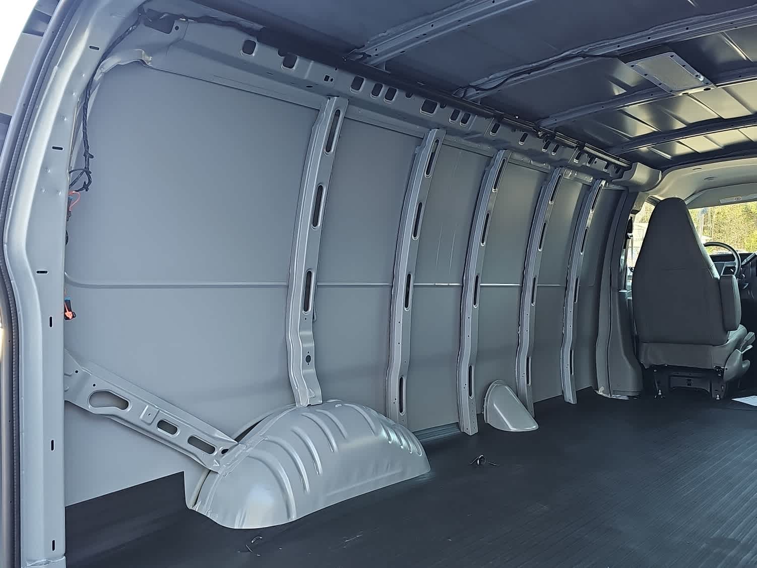 2025 Chevrolet Express Cargo 2500 WT