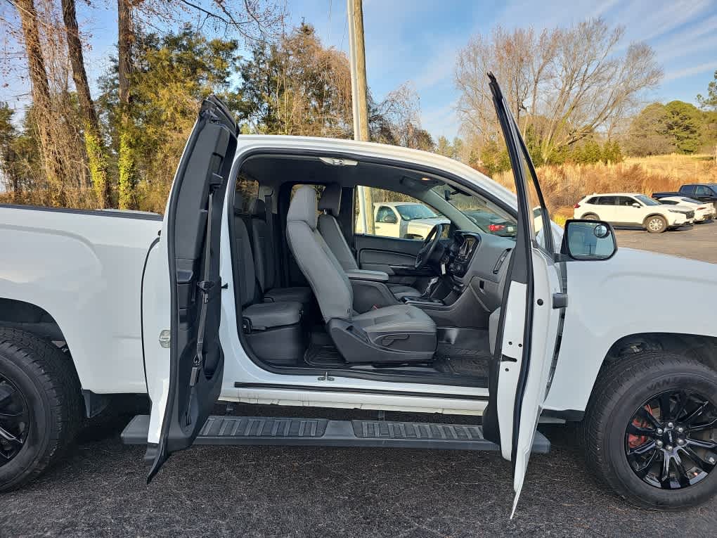 2022 GMC Canyon Elevation Standard