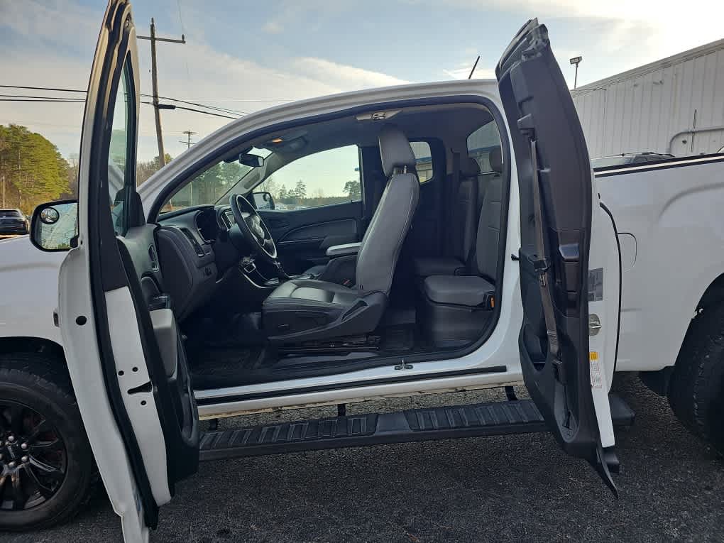 2022 GMC Canyon Elevation Standard