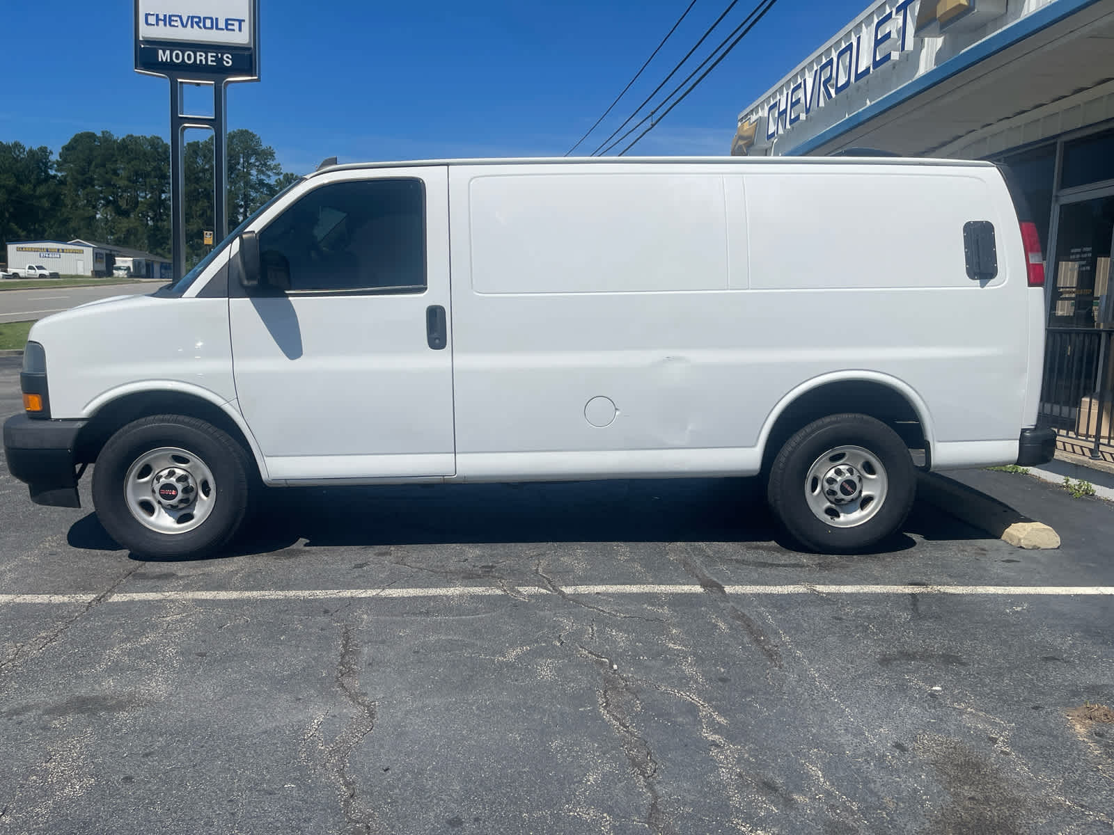 2019 GMC Savana Cargo 3500 Base