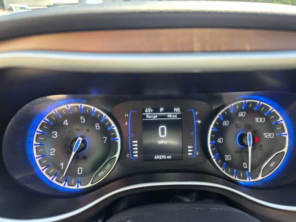 2023 Chrysler Voyager LX