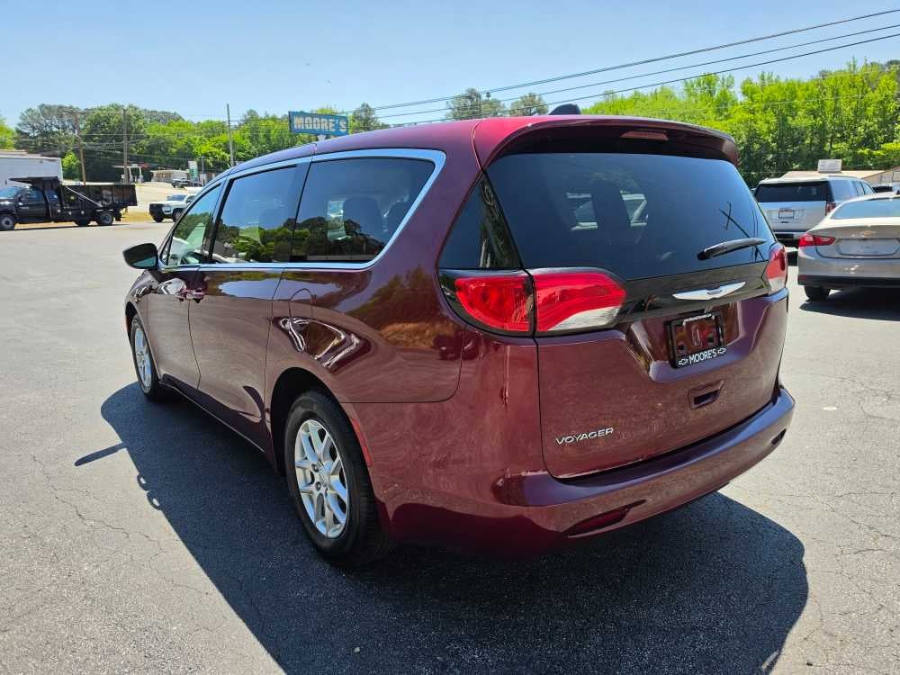 2023 Chrysler Voyager LX