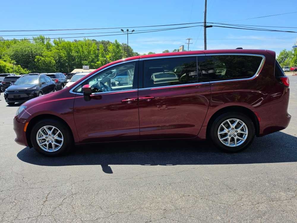 2023 Chrysler Voyager LX