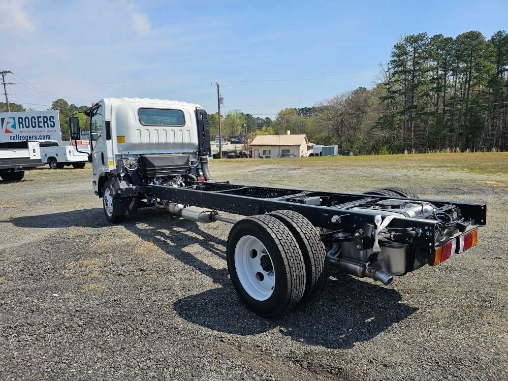 2025 Chevrolet Low Cab Forward 4500 HG Base