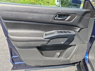 2023 Nissan Pathfinder SV