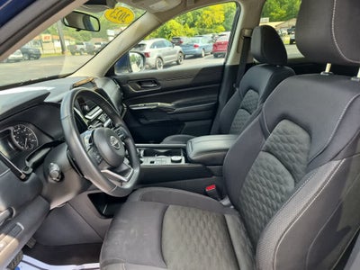 2023 Nissan Pathfinder SV