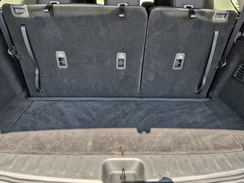 2023 Nissan Pathfinder SV