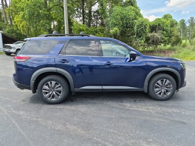 2023 Nissan Pathfinder SV