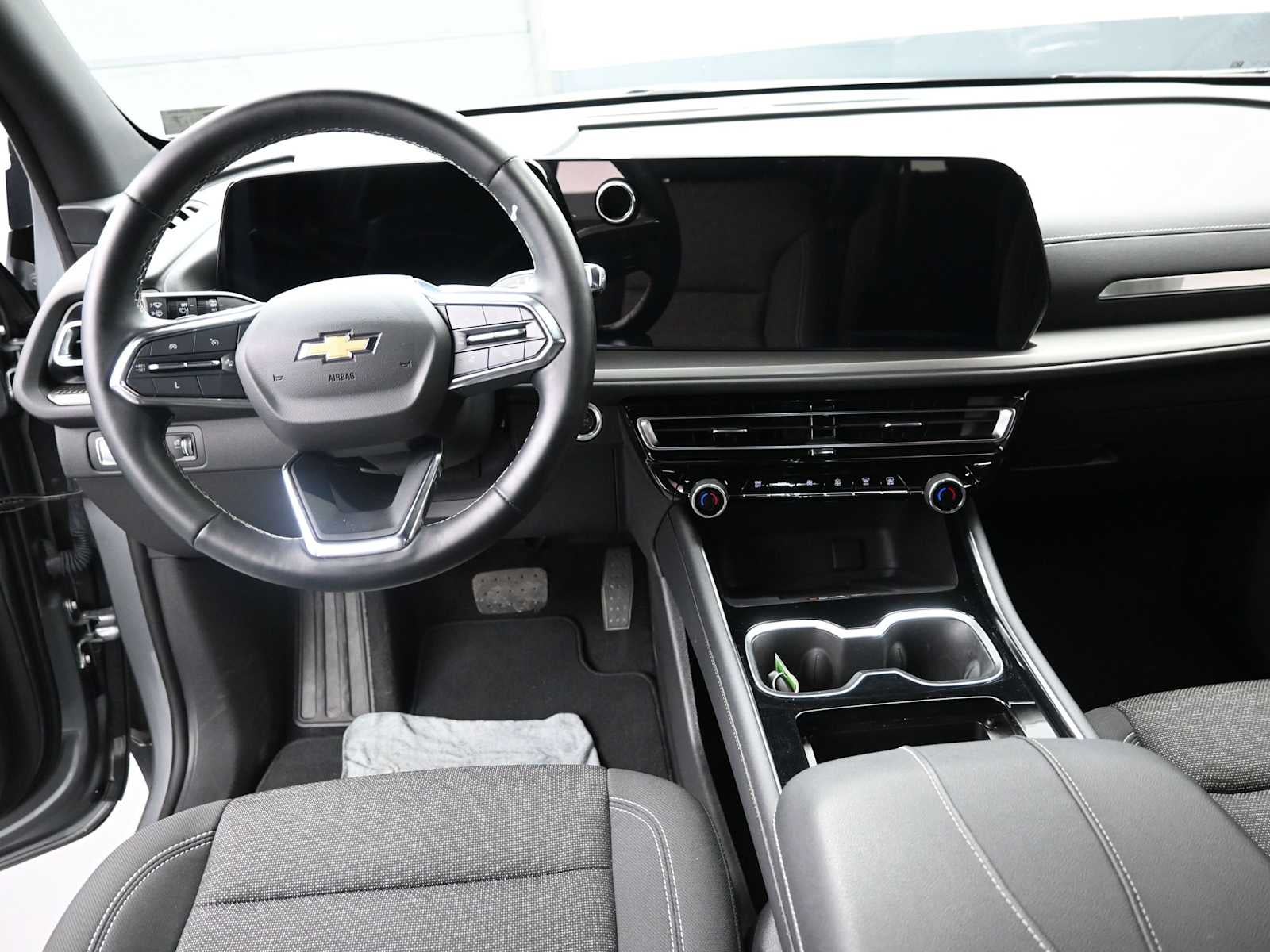 2024 Chevrolet Traverse FWD LT