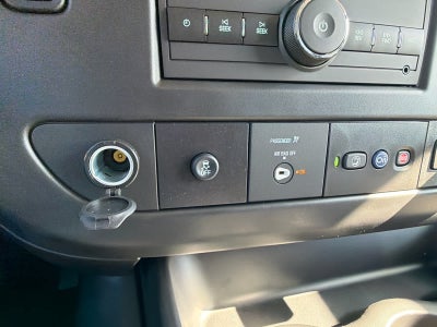 2025 Chevrolet Express Cargo WT