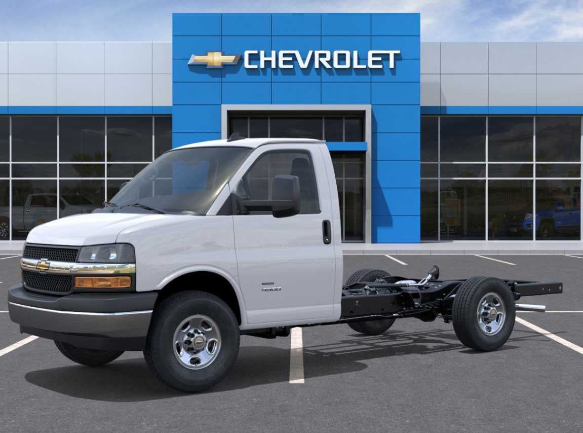 2025 Chevrolet Express Cutaway 3500 1WT