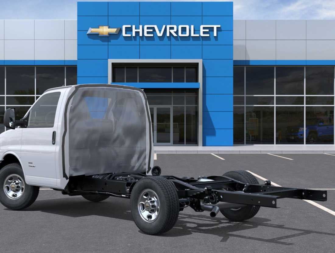 2025 Chevrolet Express Cutaway 3500 1WT