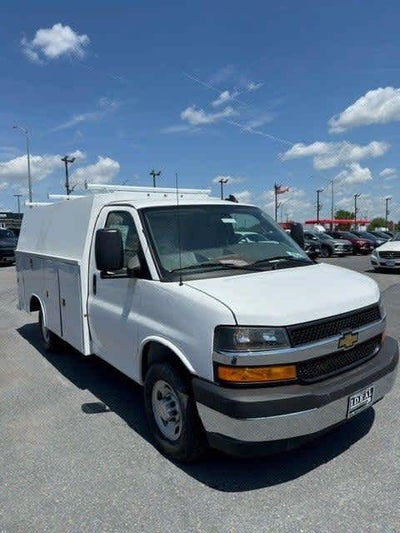 2025 Chevrolet Express Cutaway 3500 1WT