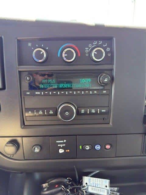 2025 Chevrolet Express Cutaway 3500 1WT