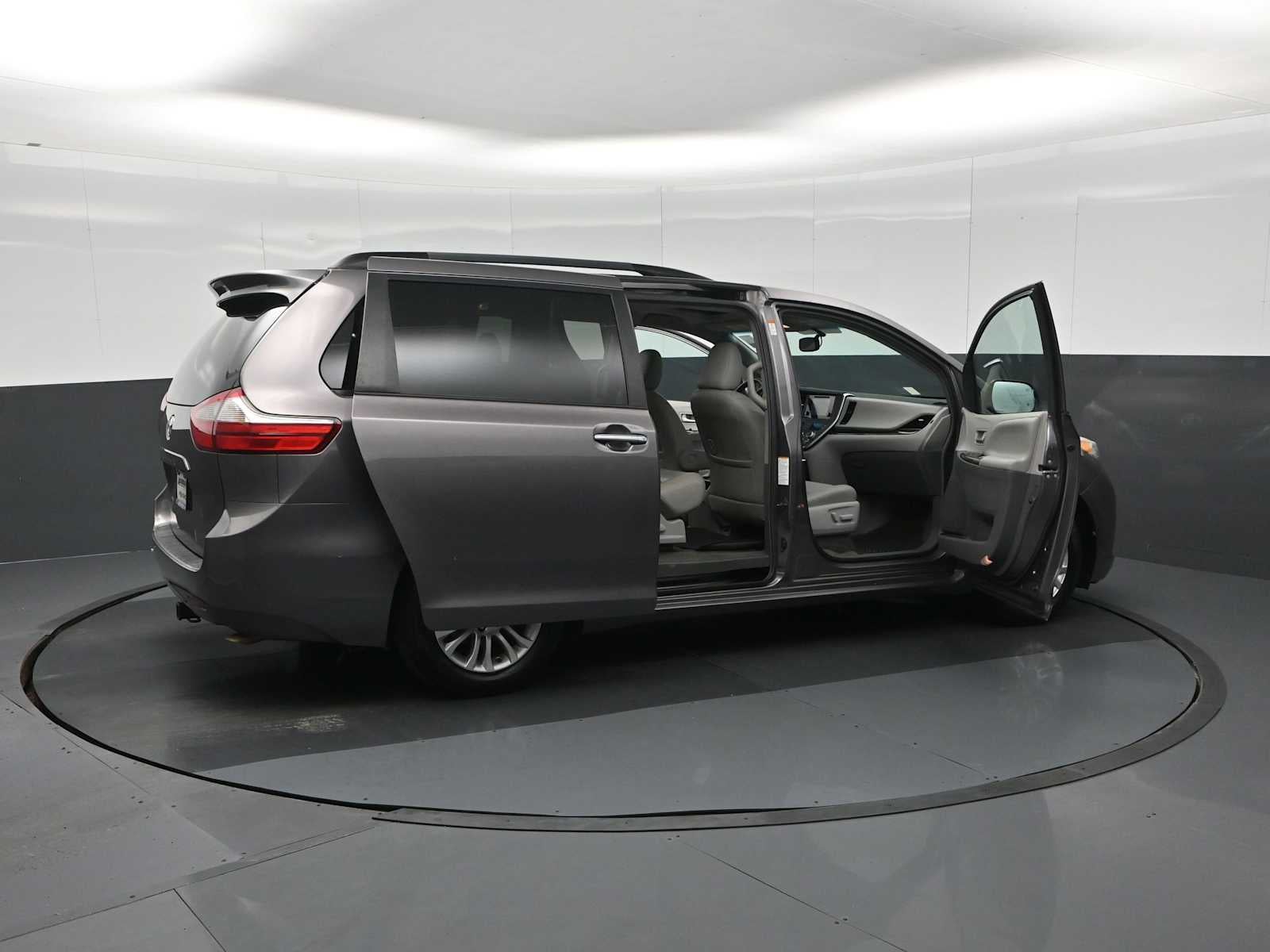 2015 Toyota Sienna XLE